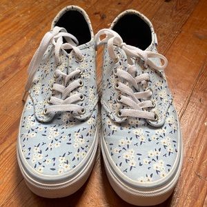 Vans - Women’s size 9